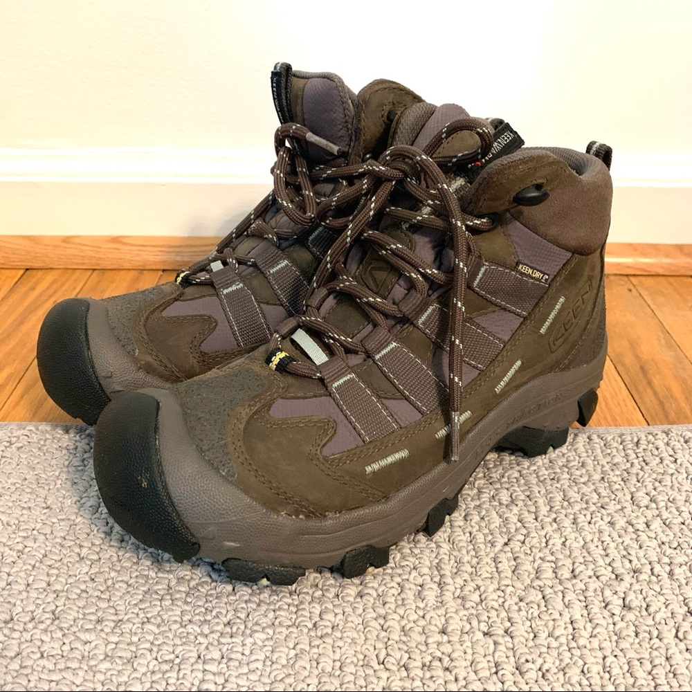 Keen warm hiking boots